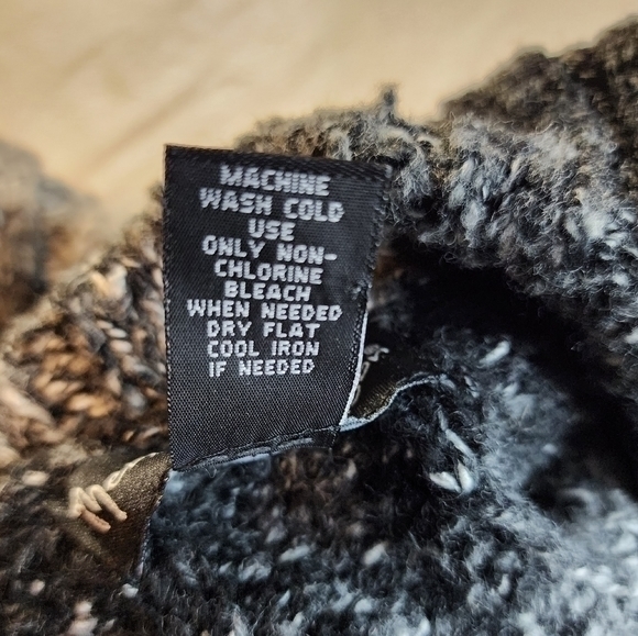 Mercer & Madison Off The‎ Shoulder Black Gray Wool Blend Sweater Large - Picture 9 of 12